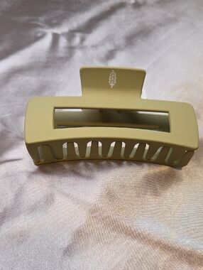 Free People Victory Claw Clip